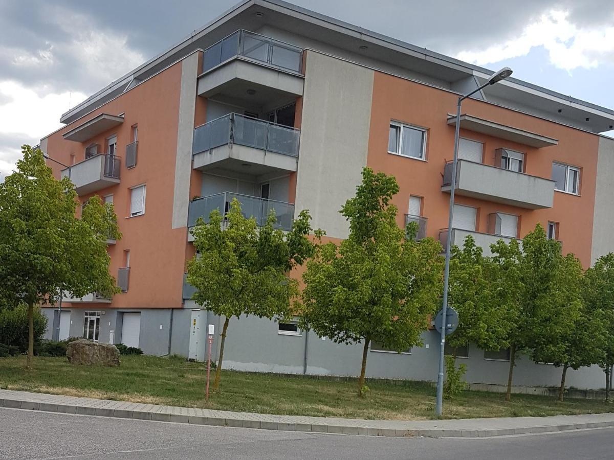 Apartman Zuzu Trenčín Exterior foto
